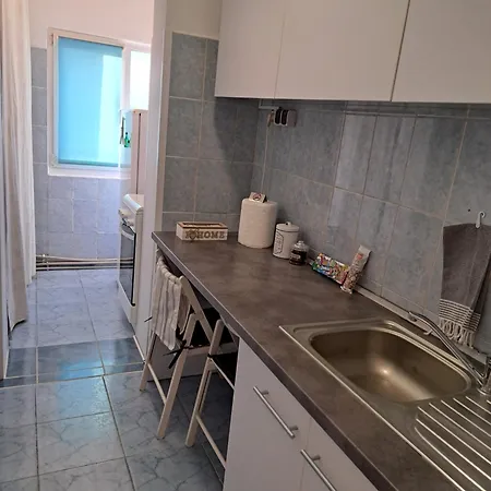 Militari Studio Near Metro Station Apartamento *